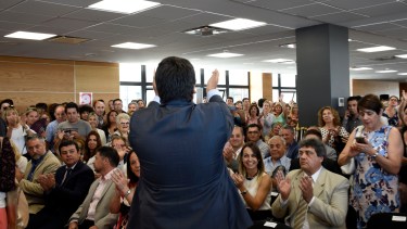 La asunción del gabinete se produjo en el nuevo edificio municipal del oeste. Foto Florencia Salto