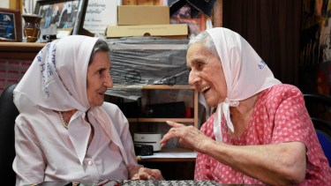 Las Madres filial Neuquén Alto Valle recibirán el honoris causa de la UNC. (Foto: Florencia Salto)
