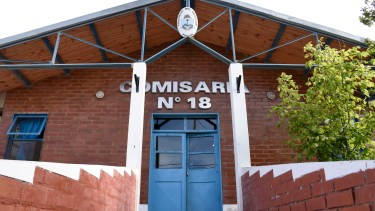 Comisaría 18 de Neuquén. Estaba con pocos policías porque debía cumplir con la orden judicial de vigilar la usurpación de tierras (Foto: Florencia Salto.-)