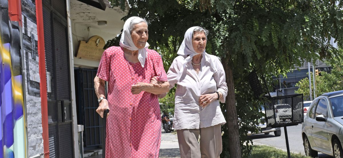 Las Madres filial Neuquén Alto Valle, Inés Ragni y Lolín Rigoni (Foto: Florencia Salto)