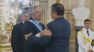 Fernández recibió en el Salón Blanco el saludo de las comitivas extranjeras