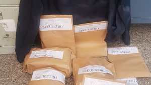 Allanaron una casa cerca del  lago Pellegrini y secuestraron vehículos robados y armas