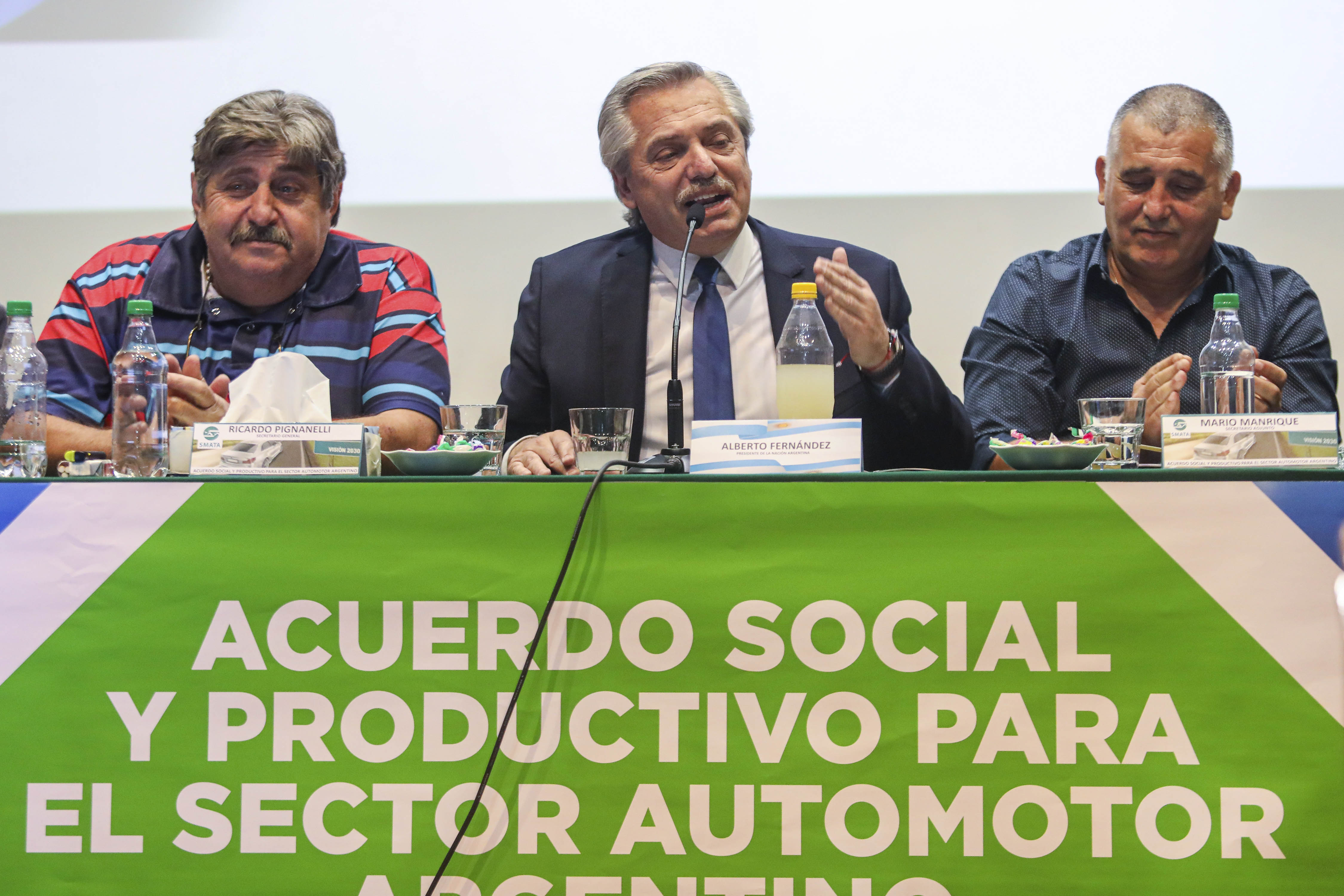 El presidente Alberto Fernández encabezó el acto de presentación del Acuerdo Social y Productivo para el sector Automotor 2030. Foto Télam