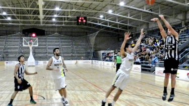 Triunfazos de Cinco Saltos y Cipolletti en el Federal de básquet