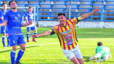 Cruz del Sur quiere llegar a la final para lograr el tricampeonato, pero deberá superar a Puerto Moreno en las semifinales. Foto: archivo