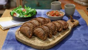 Momento de unas ricas empanadas vegetarianas