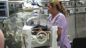 Nuevas incubadoras  beneficiarán al servicio de Neonatología del hospital de Cipolletti