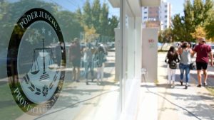 Piden una prohibición de acercamiento para un juez de Neuquén
