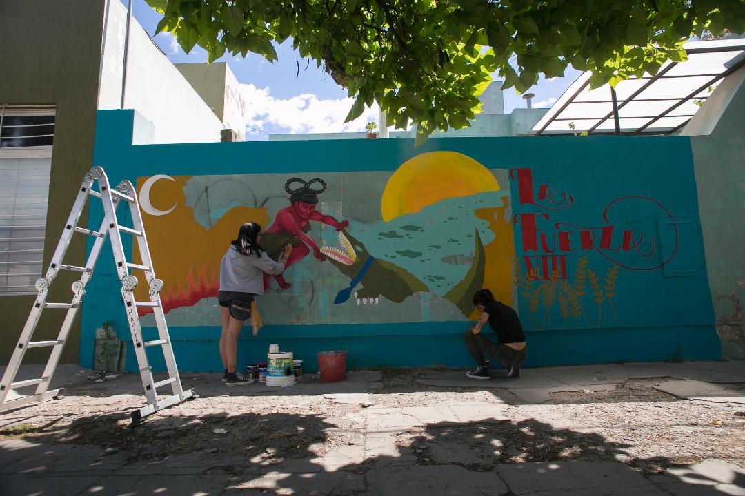 El mural se realizó en calle Roca, casi Alvear en la capital rionegrina. Foto: Pablo Leguizamón.
