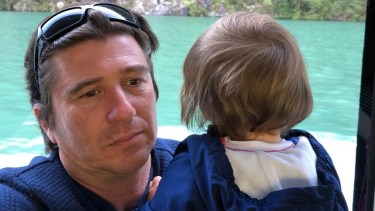 El hombre reside en Estados Unidos y había viajado hasta Bariloche para ver al bebé de 1 año. Foto: gentileza Ministerio Público Fiscal.