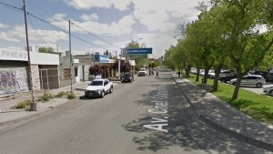 Lo encontraron adentro de la farmacia de Neuquén que estaba robando