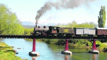 Imagen de La Trochita vuelve a unir Río Negro y Chubut