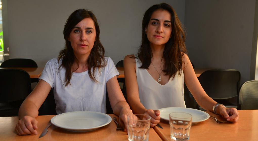 Claudia Albrecht y Florencia Demarchi dejaron de comer canasta básica por riesgos para su salud. Foto: Diario La Voz. 