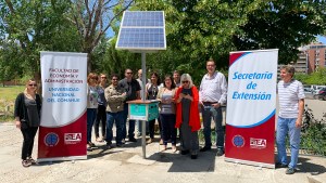 Instalaron una estación de recarga para celulares mediante energía solar