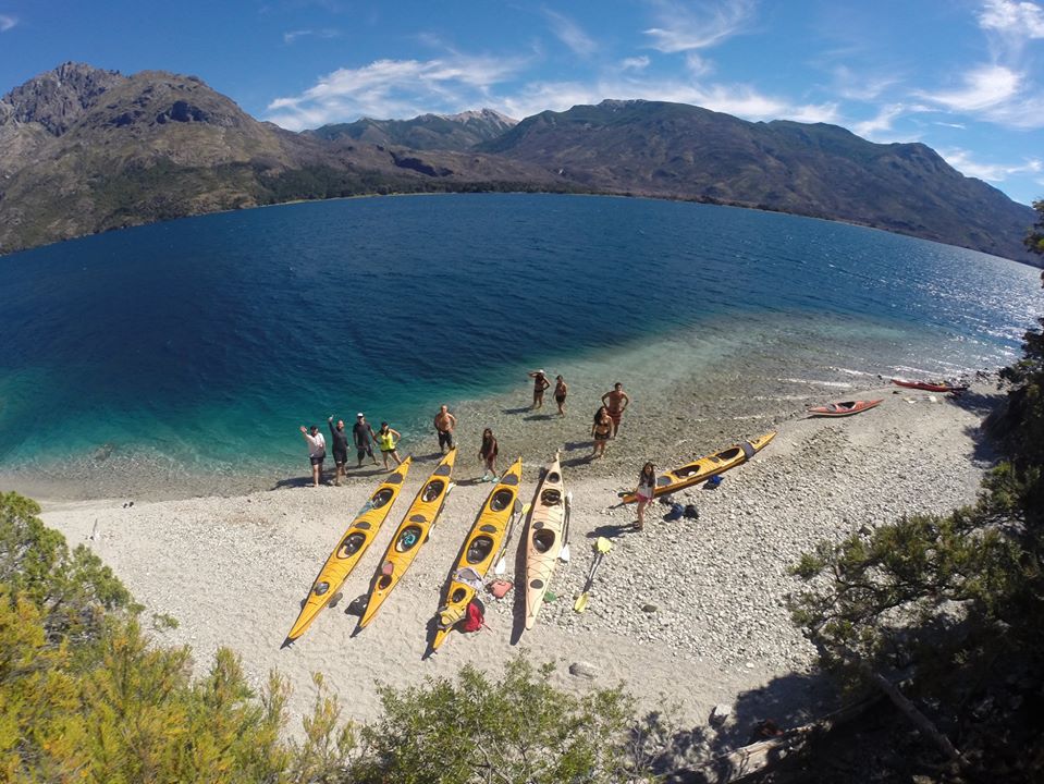 Un día de aventuras en el lago Epuyén, al norte de Chubut. Fotos de Puerto Patriada Kayak.