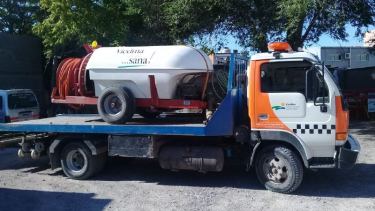 Las tareas de fumigación se desarrollan por la madrugada.