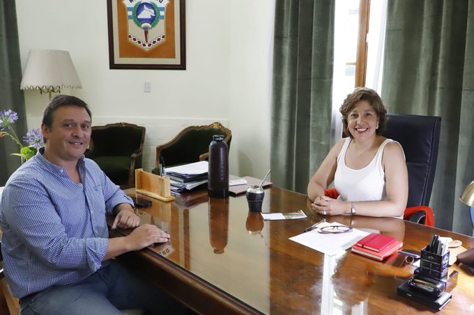 La gobernadora Arabela Carreras recibió en su despacho al excandidato a intendente de Bariloche por el Frente de Todos, Daniel Natapof. 