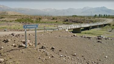 El hecho fue en el puente del arroyo Aquihuecó, sobre Ruta Provincial 41. (Foto: Captura Google Maps.-)