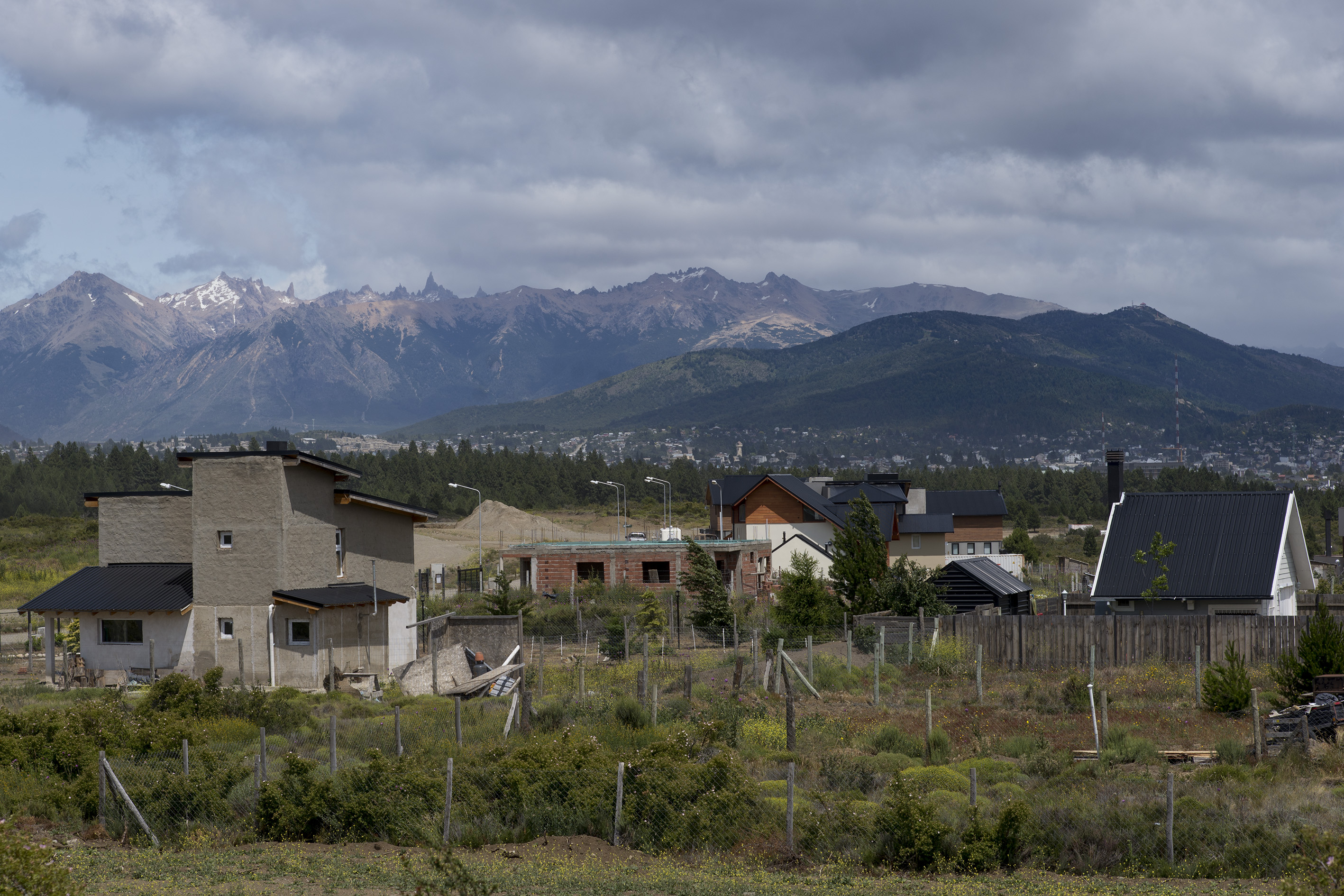La falta de agua se repite en los barrios de la zona este de Bariloche. Foto: Marcelo Martinez