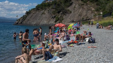 Bariloche 02/01/20 Temporada verano. Playa Bonita. Foto: Marcelo Martinez