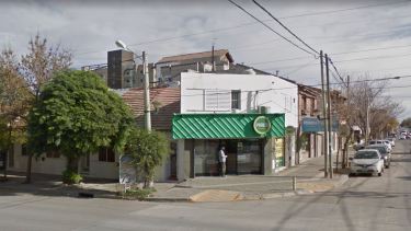 La casa de empanadas que fue blanco del intento de robo se ubica en Belgrano y Stefenelli. (Captura).-