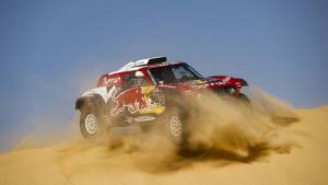 Rally Dakar: Sainz logró una ventaja en las dunas que puede ser decisiva