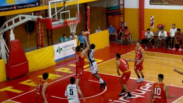 Centro Español se quedó con el duelo entre los regionales. Foto: gentileza