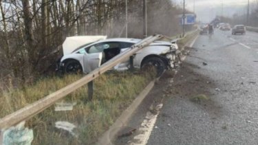 El arquero Sergio Romero chocó con su auto en Inglaterra