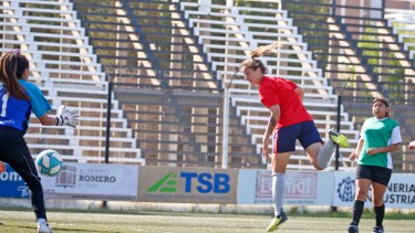 Sánchez mostró su clase en los amistosos jugados en La Visera. Fotos: Juan Thomes 