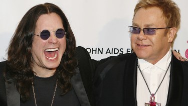 Ozzy y Elton, viejos ruteros del rock, se unieron en una bella colaboración.