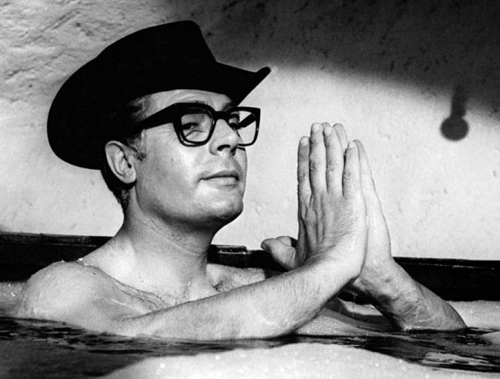 Marcello Mastroianni, álter ego del director italiano en "Fellini 8½".