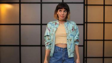 Carolina,  joven inteligente y sin filtros que abrió el debate por su inclusión en la ficción de El Trece.