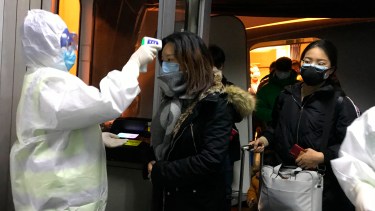 Elevan a 17 los muertos en la provincia china donde se originó el brote del coronavirus