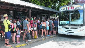 Colectivos colapsados en Bariloche: desde el Municipio recomiendan a los turistas buscar alternativas