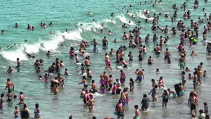 Las Grutas: Por nota, le pedirán a la gobernadora que, como a Bariloche, la declaren zona de desastre económico