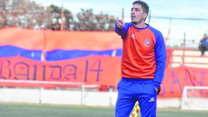 «Confiamos mucho en lo que tenemos», aseguró el DT del Deportivo Roca
