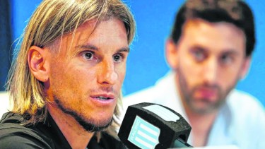 Beccecece fue echado de Independiente y se fue a Racing.