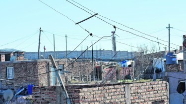 La distribuidora espera poder achicar el consumo que no se paga o se abona bajo categorías distorsionadas y mejorar la seguridad.