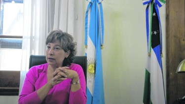 “Nosotras tenemos que hacer otra cosa”, reflexionó la gobernadora sobre las mujeres. Foto Pablo Leguizamón. 