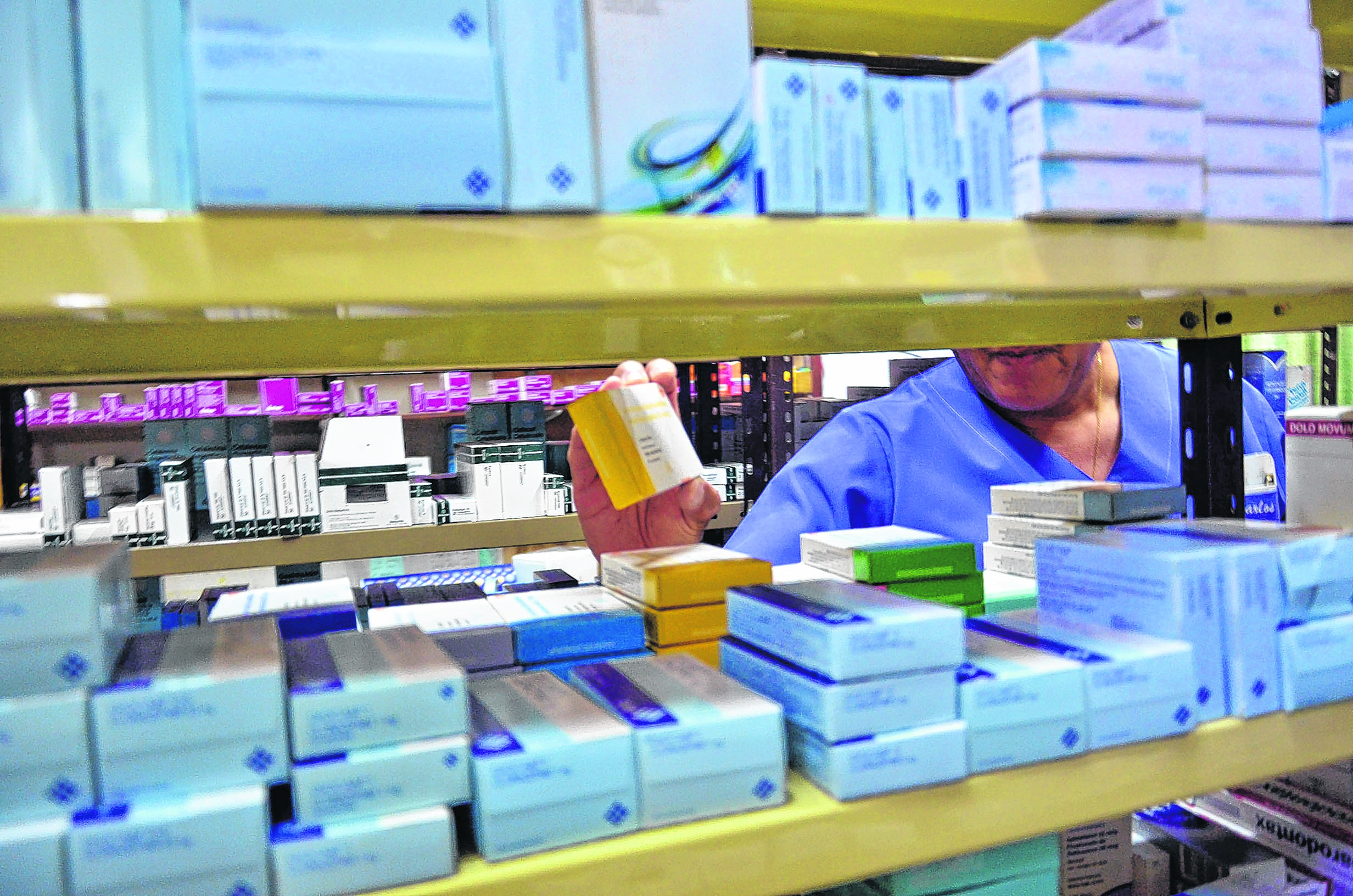 El PAMI no estará obligado a comprar medicamentos producido por farmacéuticas nacionales