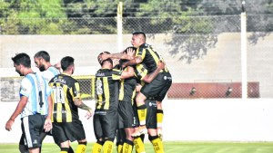 Deportivo Madryn goleó a Sol de Mayo y lo eliminó de la Copa Argentina
