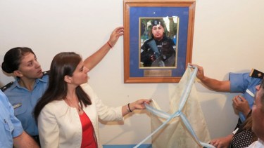 Una imagen del cabo asesinado se descubrió en la sede policial en la que trabajaba Nahuelcar. Foto Neuquén Informa