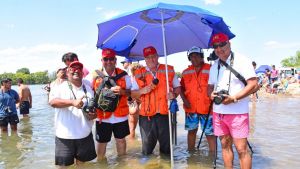 Regata del río Negro: un equipo que hace zoom y se viste de naranja