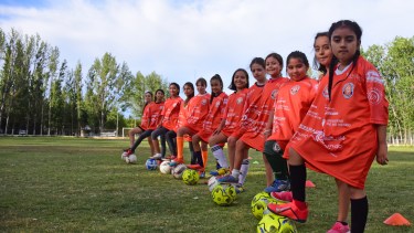 Fútbol femenino en la región: así se forman las jugadoras de mañana