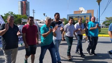 El sindicato se movilizó hoy por el centro de Roca. Foto: Emiliana Cantera.-
