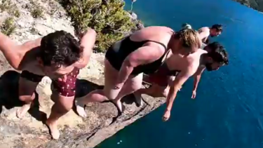 Video: ¡qué manera de terminar el año en el lago Epuyén!