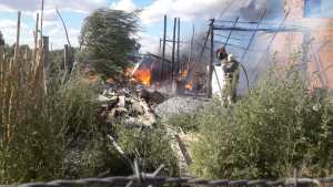 Una mujer y sus tres hijos perdieron todo en un incendio en Senillosa