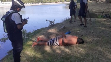 El joven tenía lesiones en el cuerpo luego de haber sido embestido por un auto. (Foto: Gentileza.-)