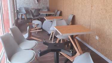 La comunidad Painemil denunció destrozos en el parador que construyeron cerca del lago. (Gentileza).-