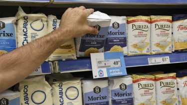 Desde hoy se comienzan a implentar los precios cuidados en los supermercados de Neuquén. (Florencia Salto).-